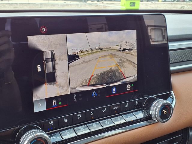 Used 2024 GMC Canyon AT4 w/ AT4 Premium Package image 10