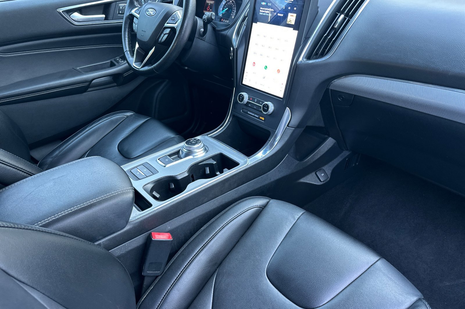 Used 2022 Ford Edge Titanium image 16