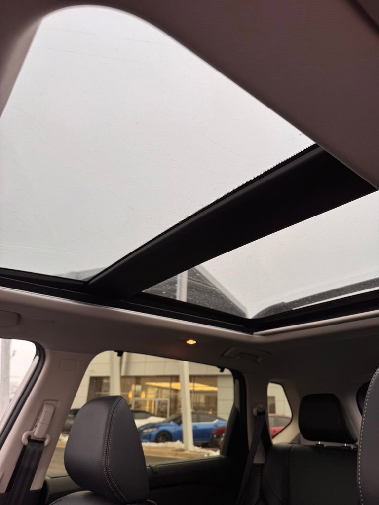 Used 2026 Nissan Rogue Platinum w/ Platinum Premium Package image 19