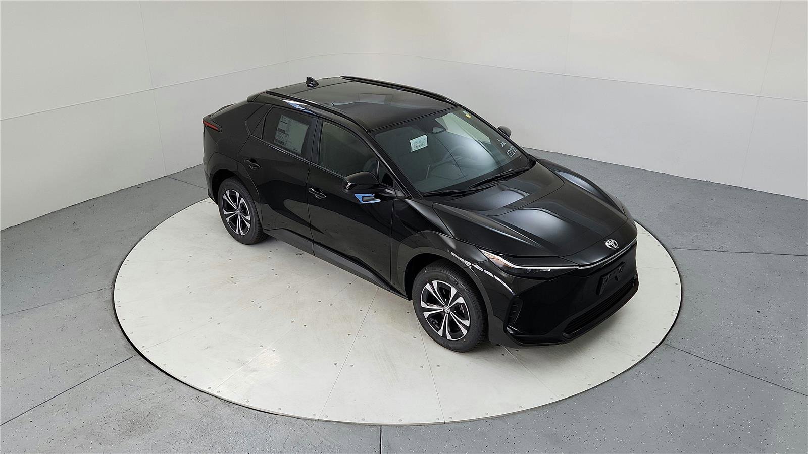 Used 2023 Toyota bZ4X XLE image 13