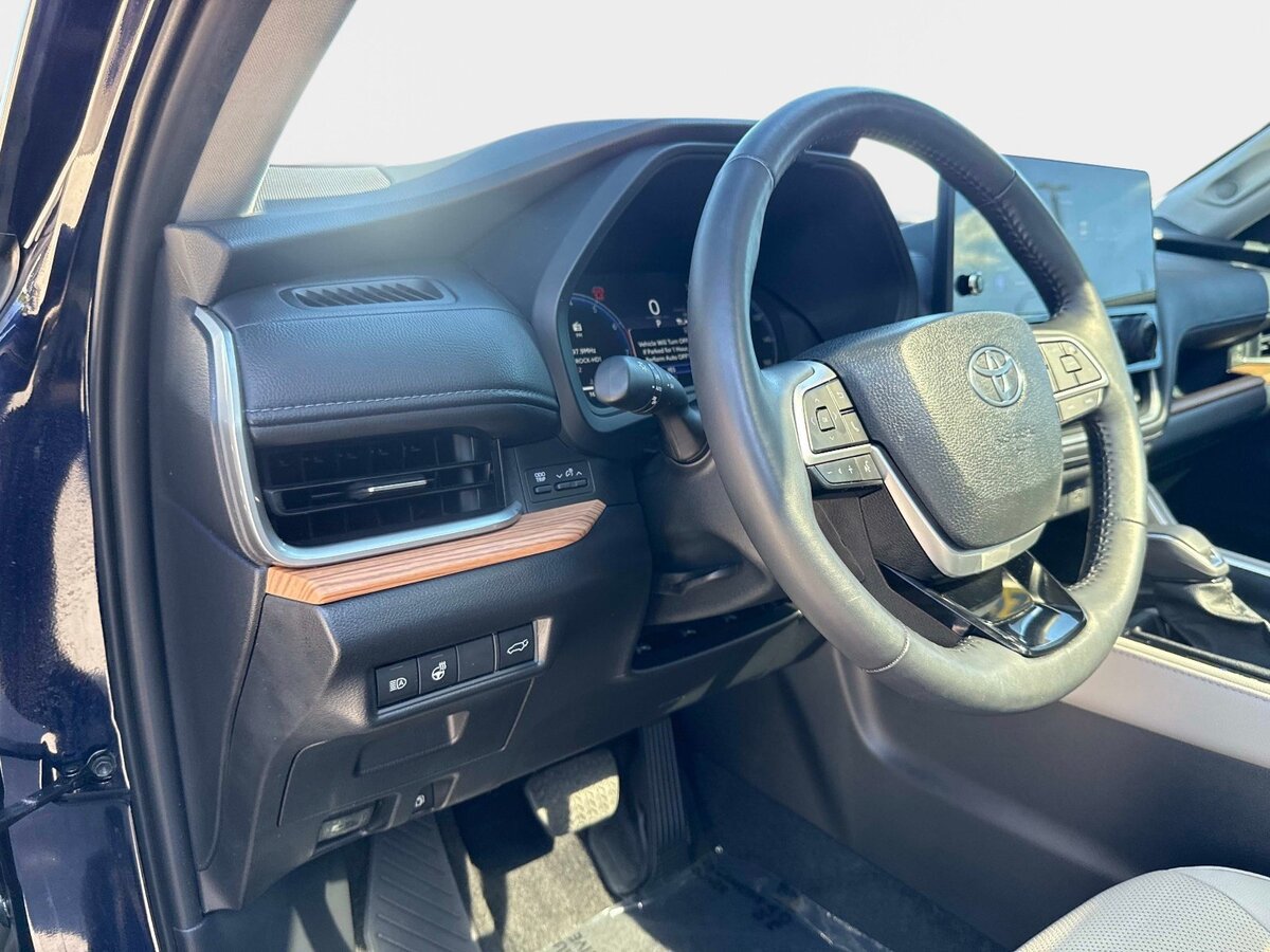Used 2024 Toyota Grand Highlander FWD image 18