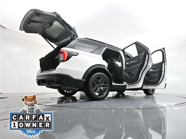 Used 2025 Ford Explorer ST image 44