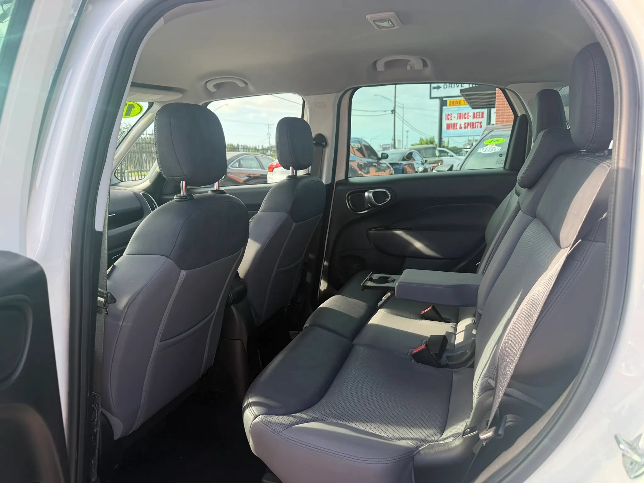 Used 2017 FIAT 500L Lounge FWD image 15