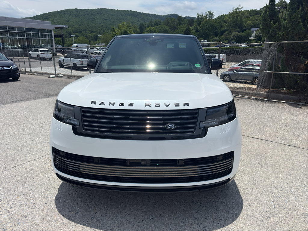 Used 2024 Land Rover Range Rover SV AWD/4WD image 4