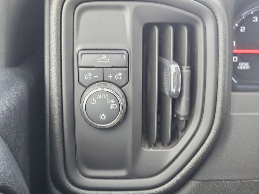 Used 2022 Chevrolet Silverado 2500 Custom RWD image 21