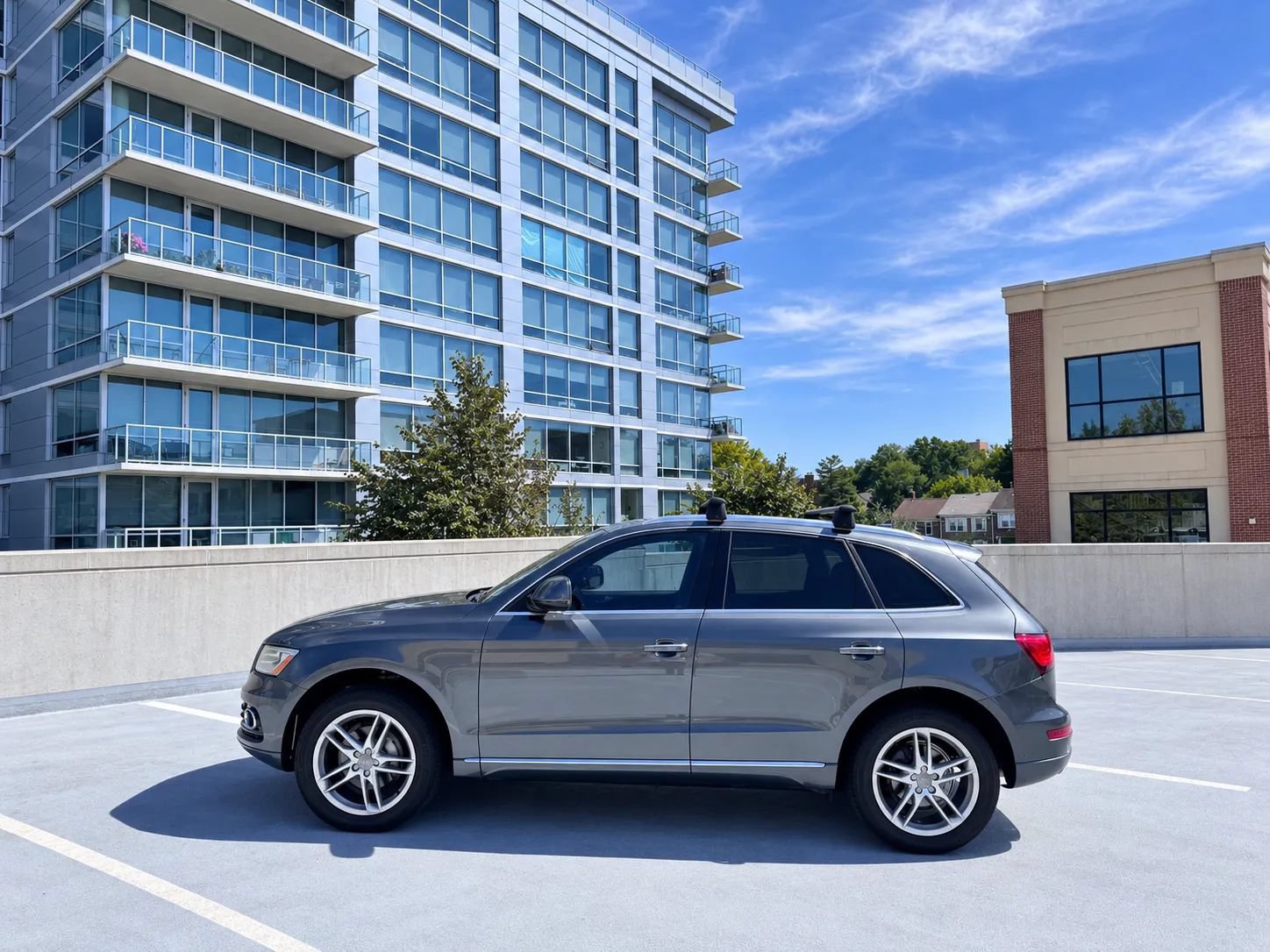 Used 2015 Audi Q5 2.0T Premium Plus w/ Technology Package AWD/4WD image 2