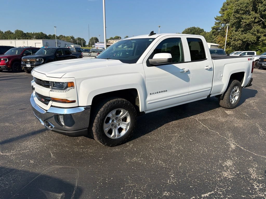 Used 2017 Chevrolet Silverado 1500 LT w/ All Star Edition AWD/4WD image 7
