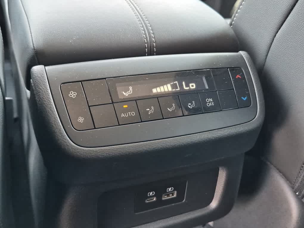 Used 2023 Nissan Pathfinder SL w/ Lighting Package (N92) AWD/4WD image 9