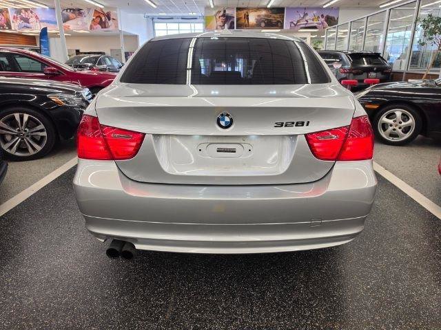 Used 2010 BMW 328i xDrive Sedan AWD/4WD image 5