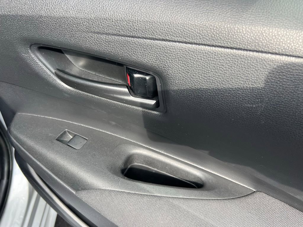 Used 2022 Toyota Corolla LE FWD image 42