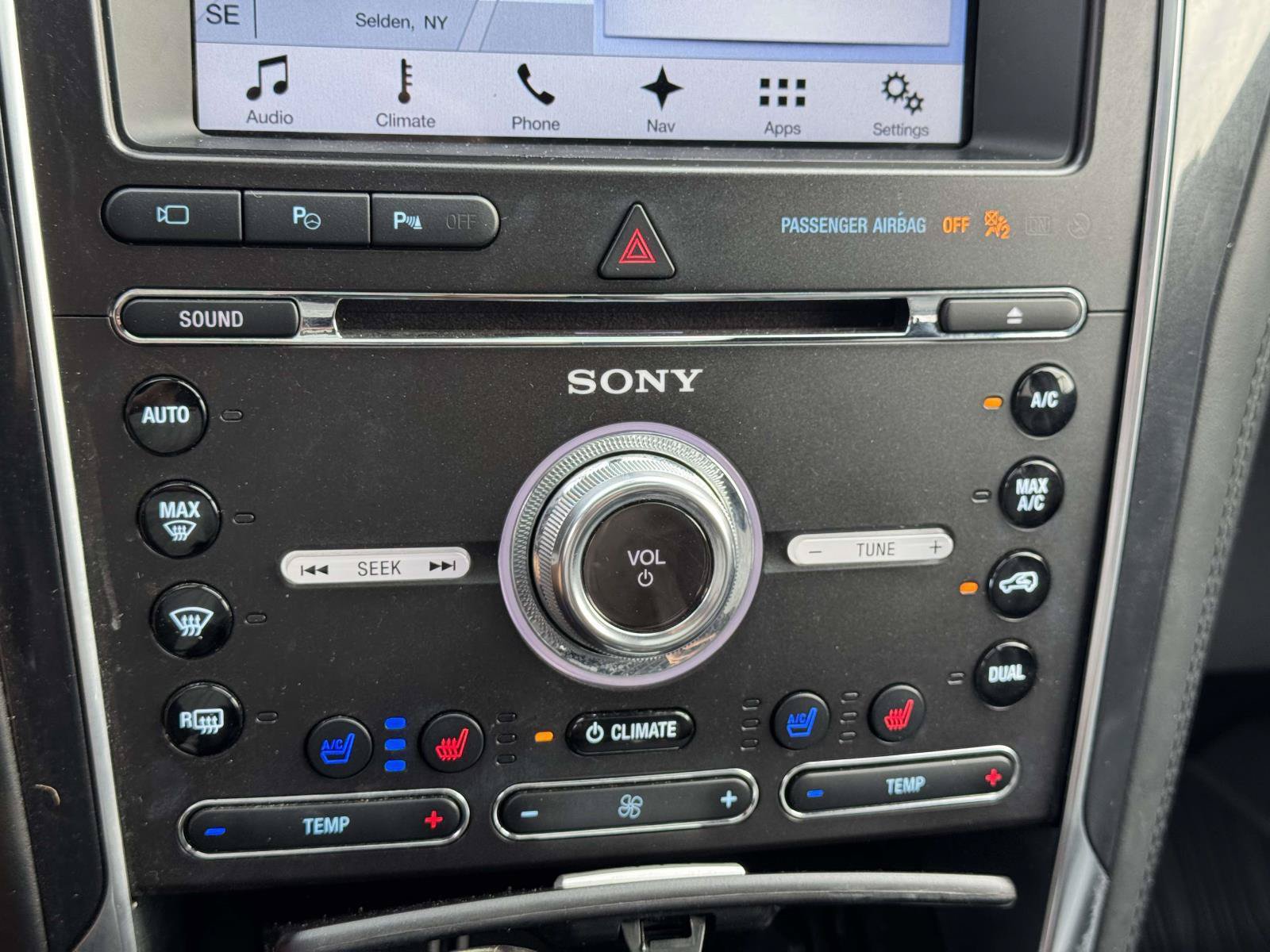 Used 2017 Ford Explorer Platinum AWD/4WD image 28