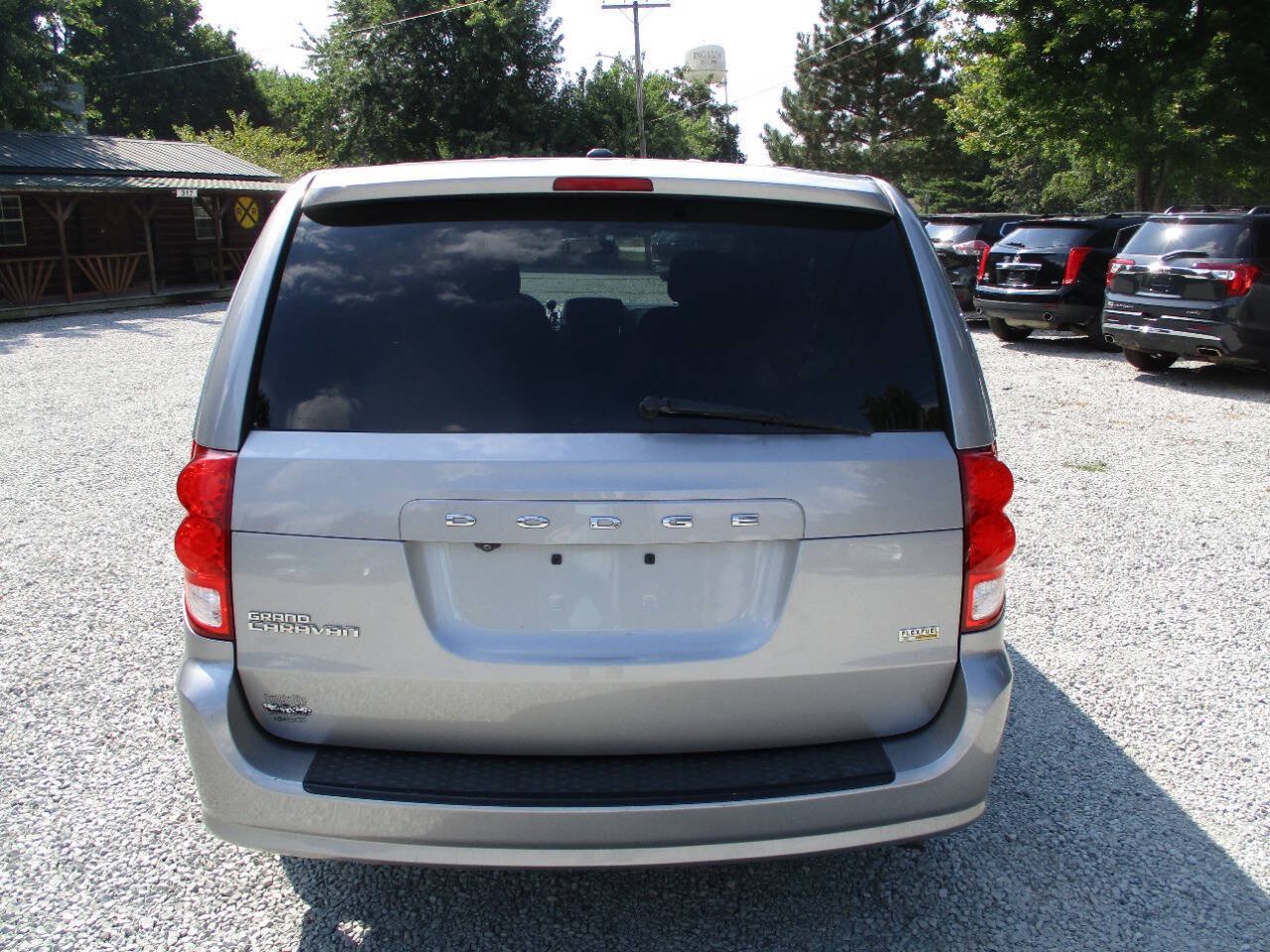Used 2018 Dodge Grand Caravan SE FWD image 4