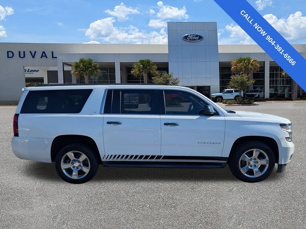 Used 2017 Chevrolet Suburban LT RWD image 3