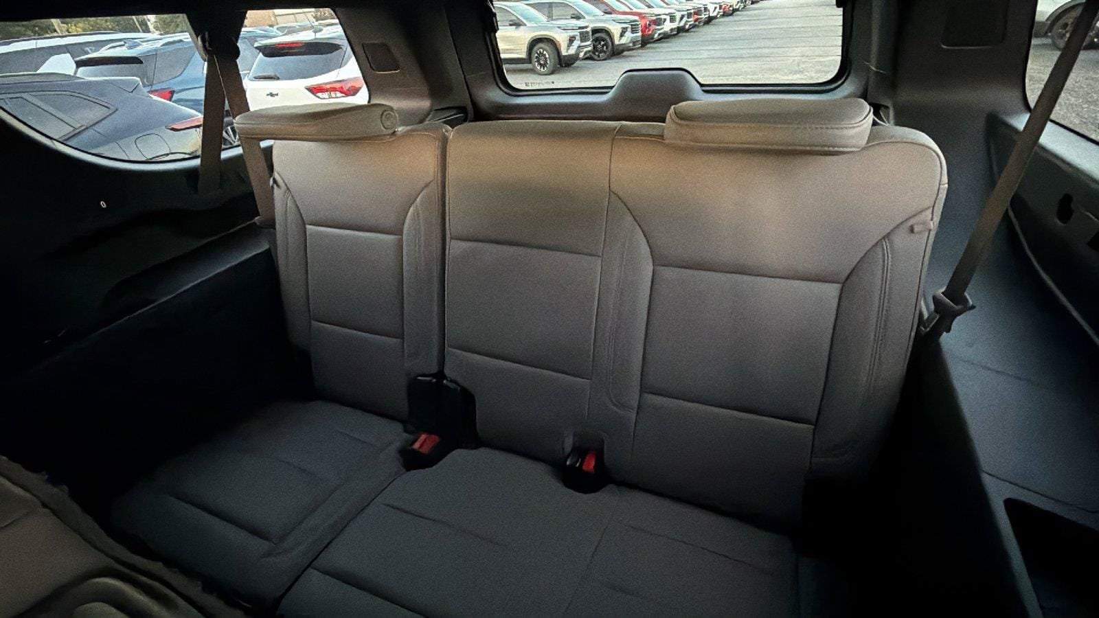 Used 2023 Chevrolet Suburban LT RWD image 25