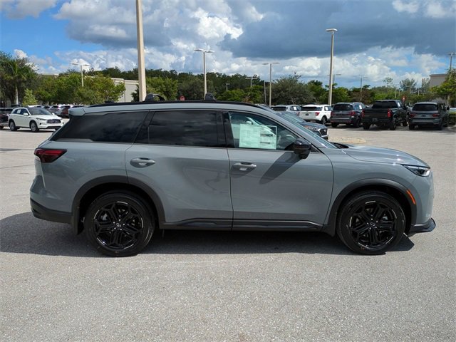 New 2026 INFINITI QX60 Luxe w/ Dark Cargo Package image 3