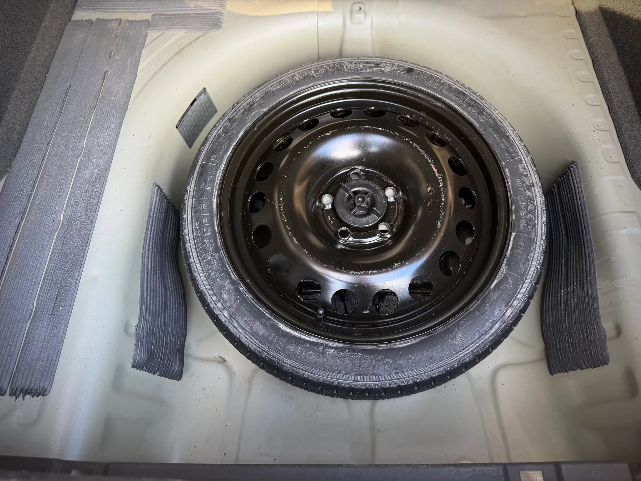 Used 2014 Chevrolet Sonic LT w/ Wheels and Fog Lamp Package FWD image 20