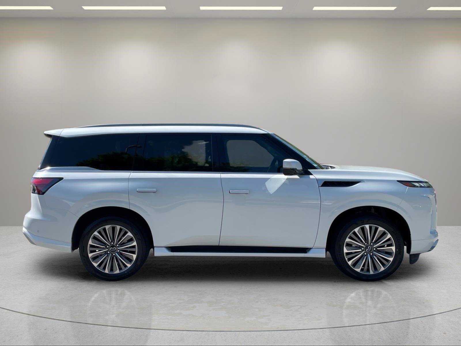 New 2026 INFINITI QX80 Luxe RWD image 9