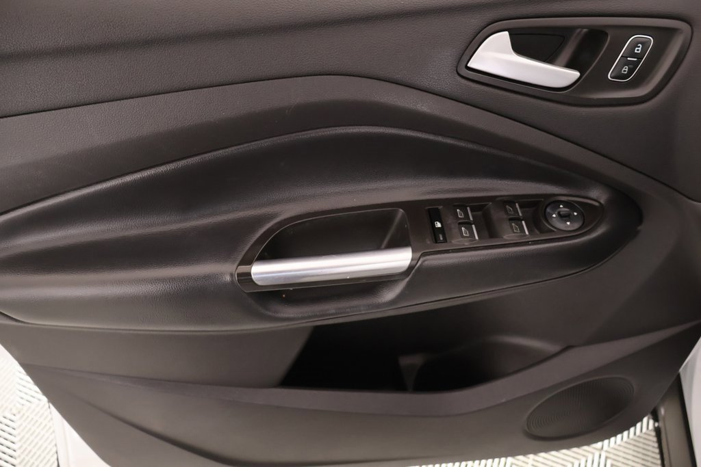 Used 2019 Ford Escape SE image 15