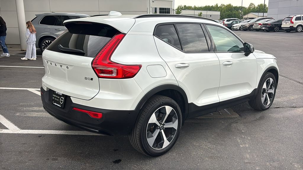 Certified 2026 Volvo XC40 B5 Plus AWD/4WD image 29