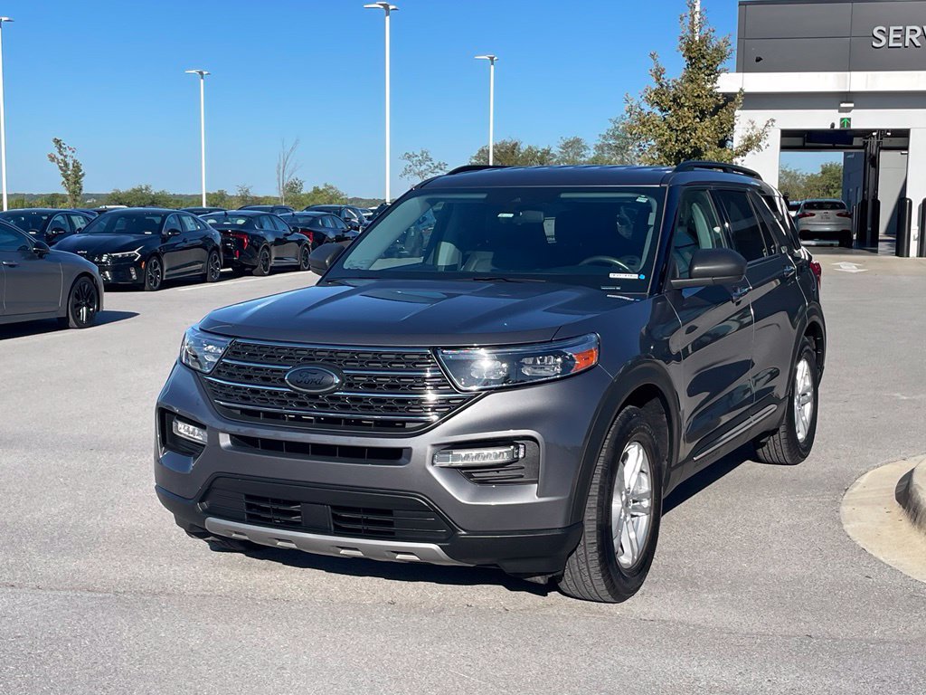 Used 2022 Ford Explorer XLT w/ Equipment Group 202A RWD image 3
