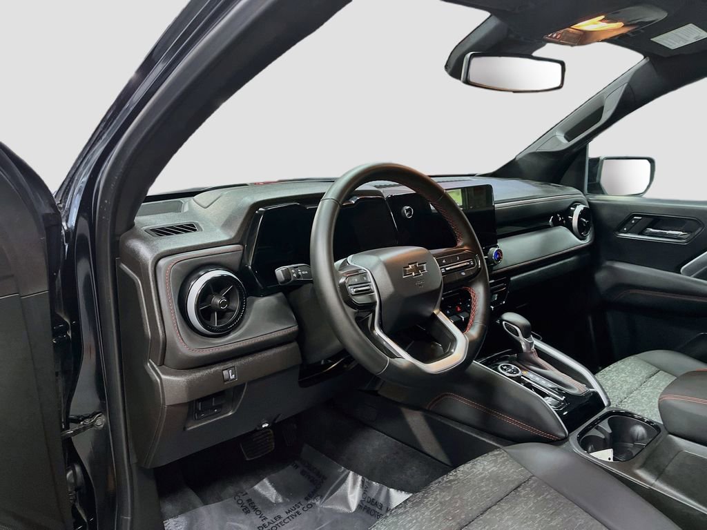 Used 2024 Chevrolet Colorado Z71 w/ Z71 Convenience Package 2 AWD/4WD image 9