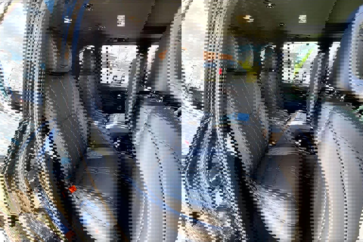 Used 2023 Lexus LX 600 4WD w/ Accessory Package (Z1) image 20