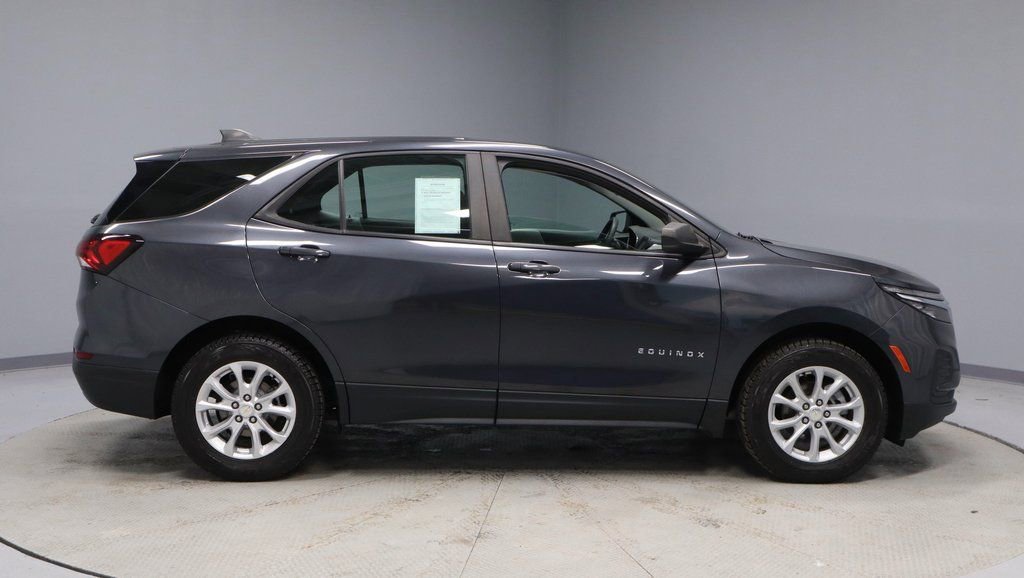 Used 2022 Chevrolet Equinox LS FWD image 9