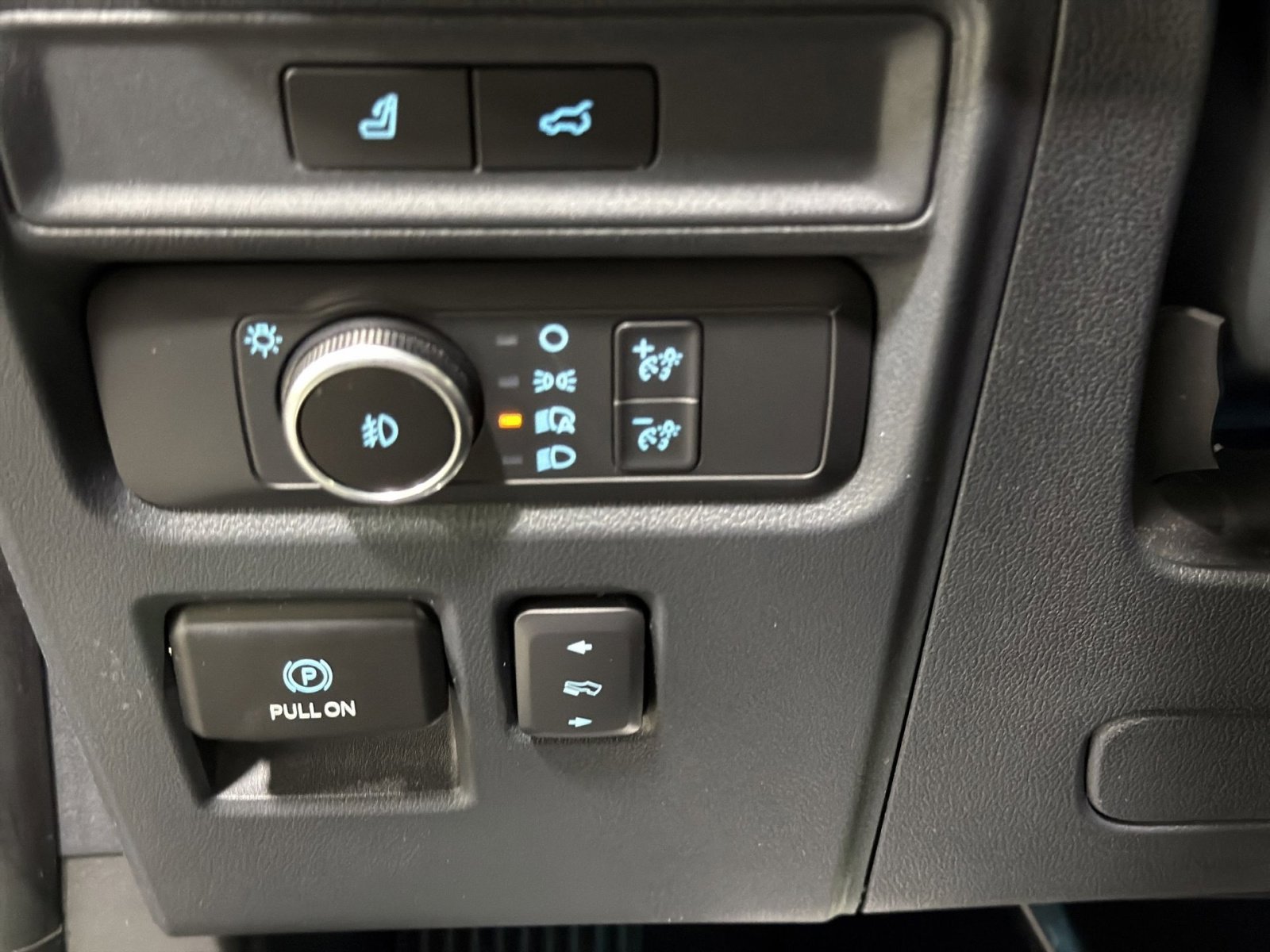 Used 2022 Ford Expedition Max Limited image 35