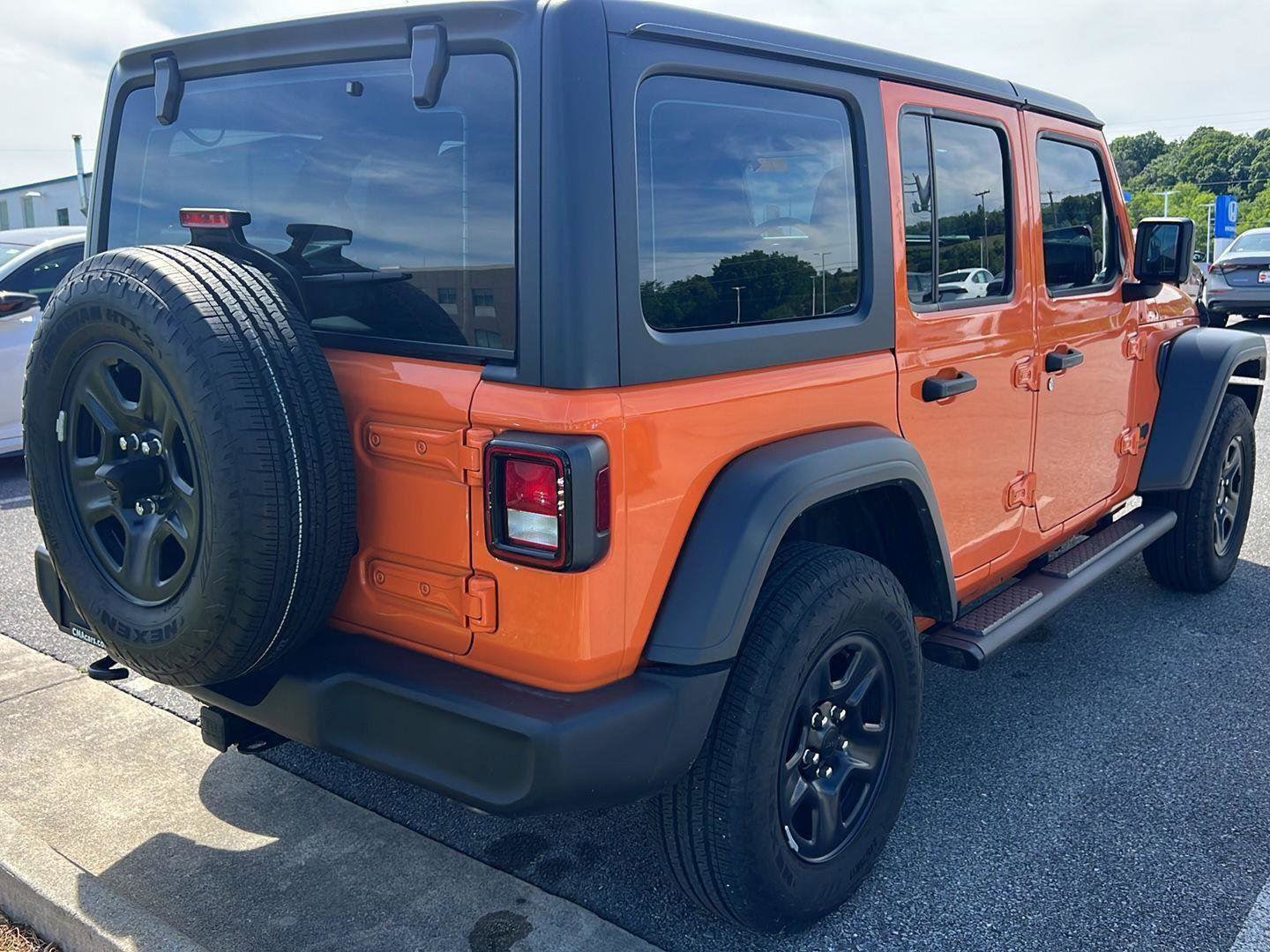 Used 2025 Jeep Wrangler Unlimited Sport AWD/4WD image 5