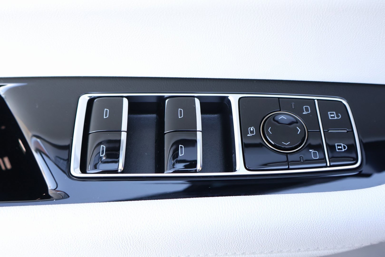 New 2026 Cadillac Vistiq Sport w/ LPO, Floor Liner Package image 11