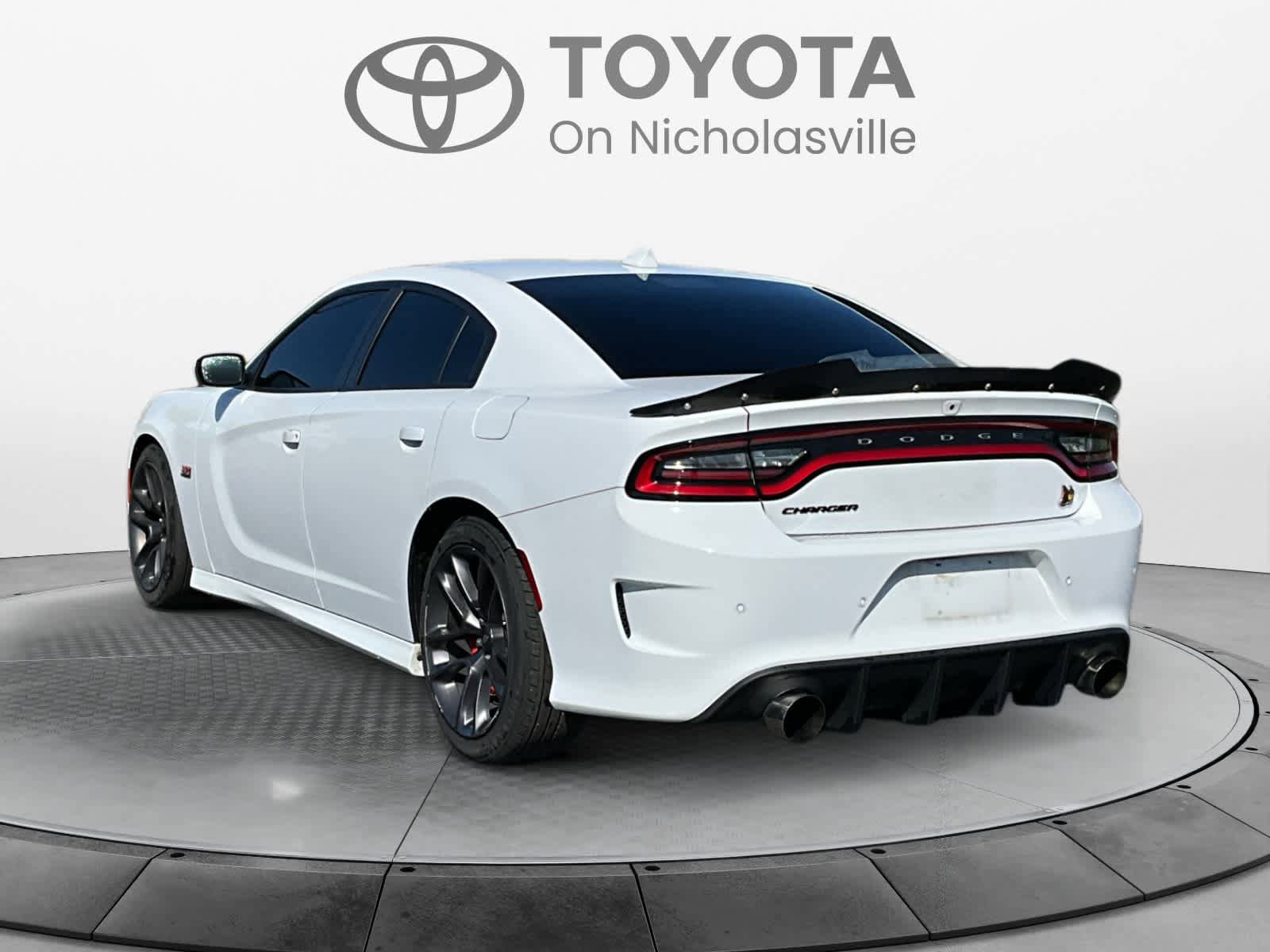 Used 2022 Dodge Charger Scat Pack w/ Plus Group RWD image 4