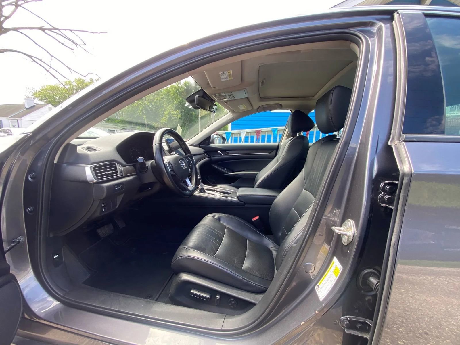 Used 2018 Honda Accord EX-L image 8