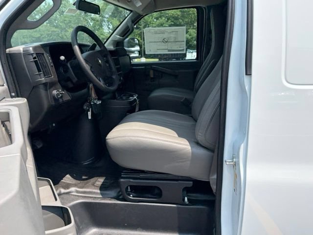 New 2026 Chevrolet Express 3500 w/ Driver Convenience Package RWD image 17