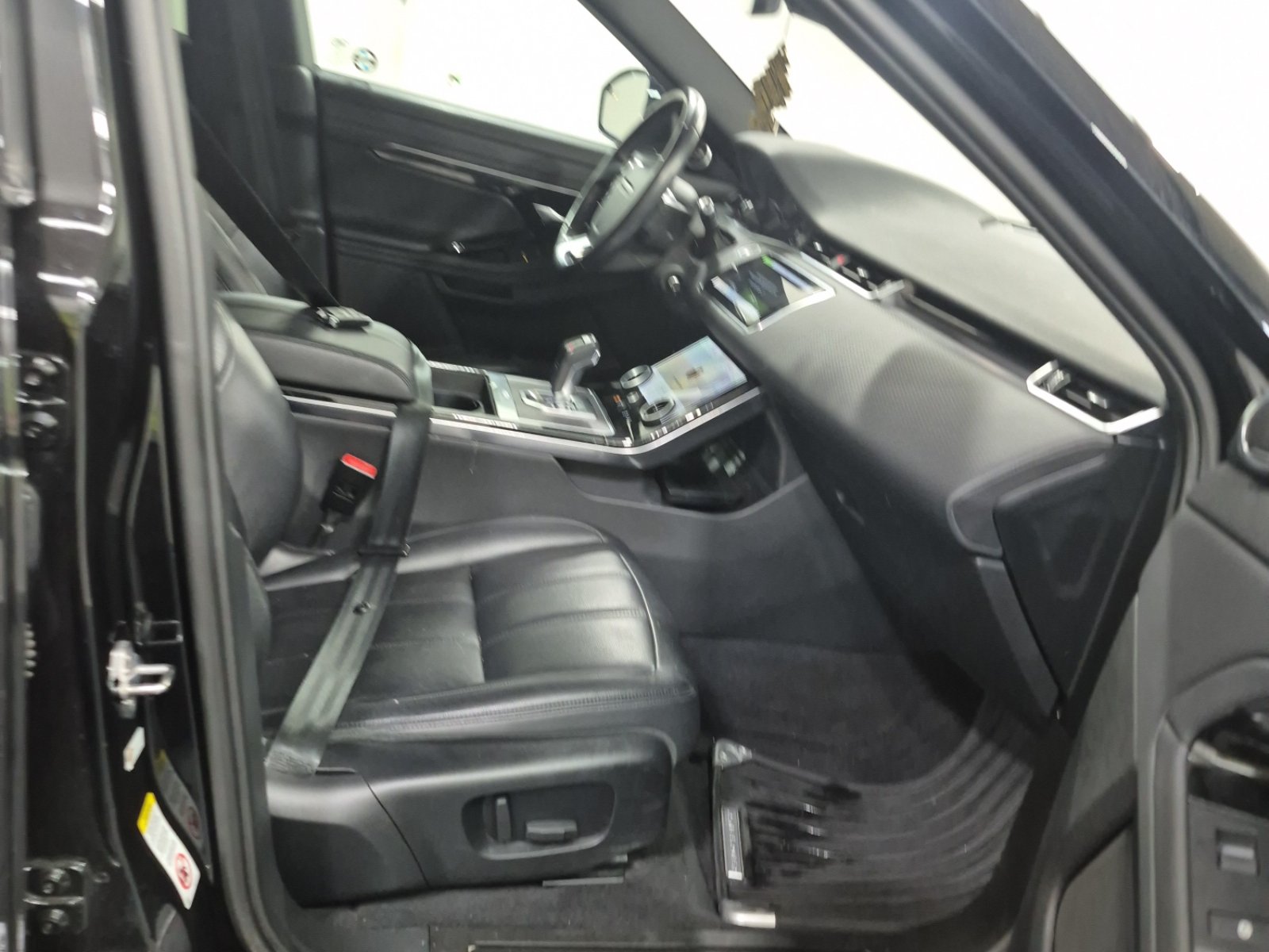 Used 2020 Land Rover Range Rover Evoque S AWD/4WD image 12