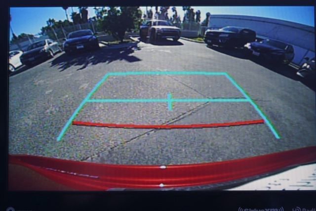 Used 2022 Toyota Highlander XLE image 28