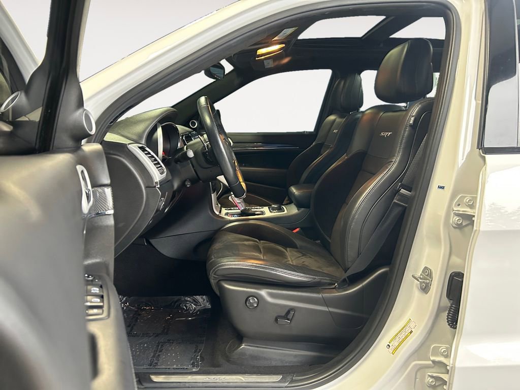Used 2020 Jeep Grand Cherokee SRT image 15