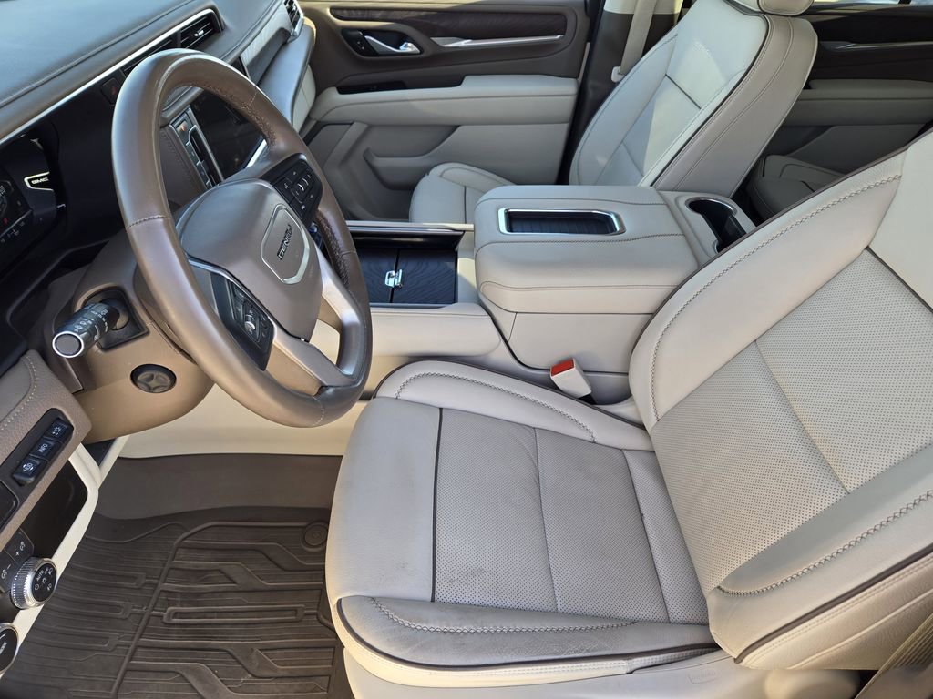 Used 2023 GMC Yukon Denali w/ LPO, Floor Liner Package image 19