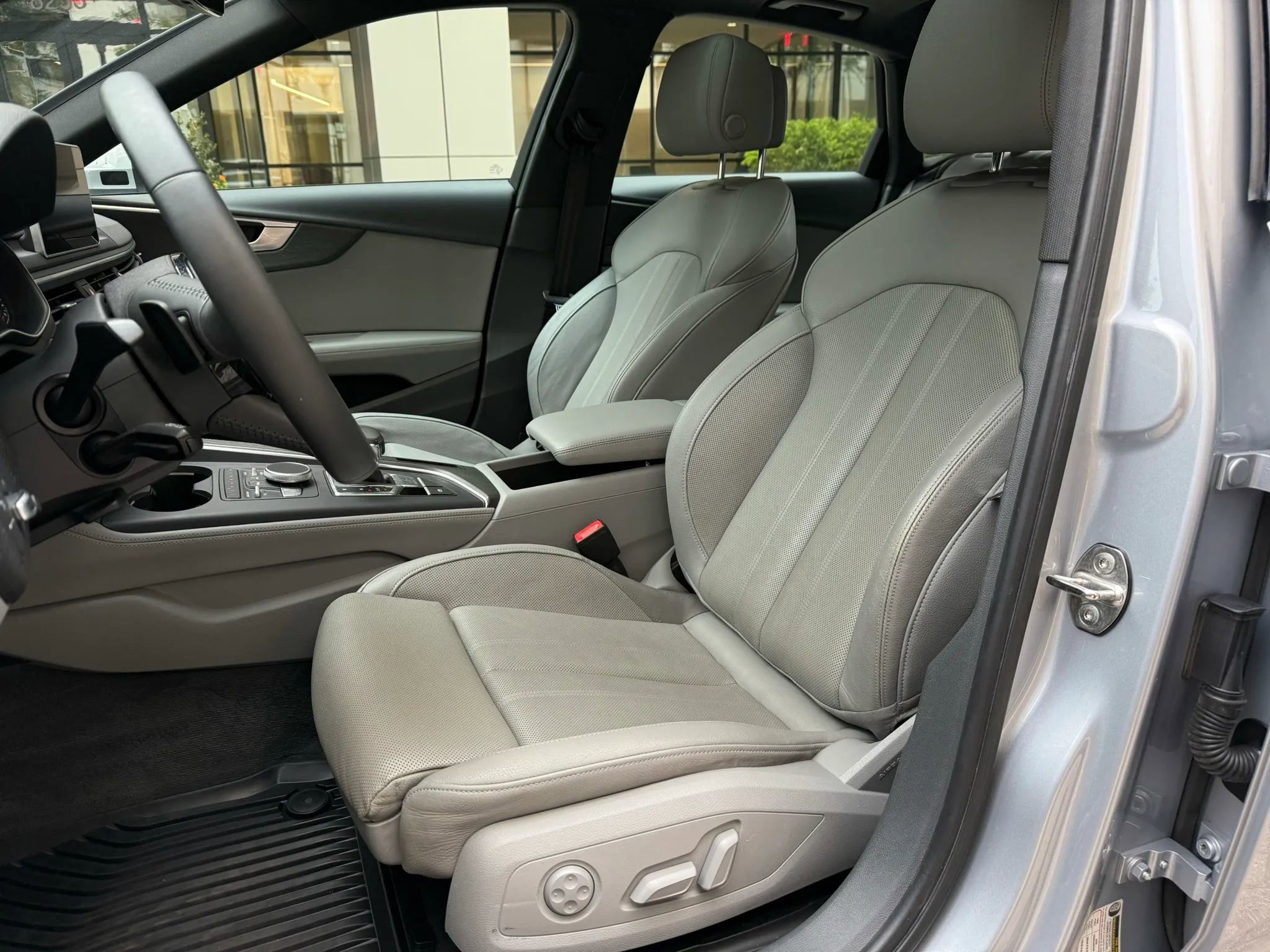Used 2019 Audi A4 2.0T Premium Plus w/ Premium Plus Package AWD/4WD image 25