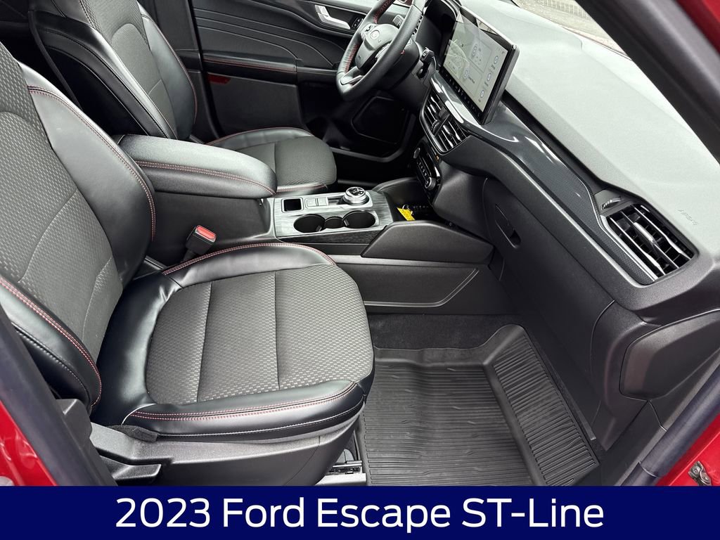 Used 2023 Ford Escape ST-Line w/ Tech Pack #1 AWD/4WD image 13