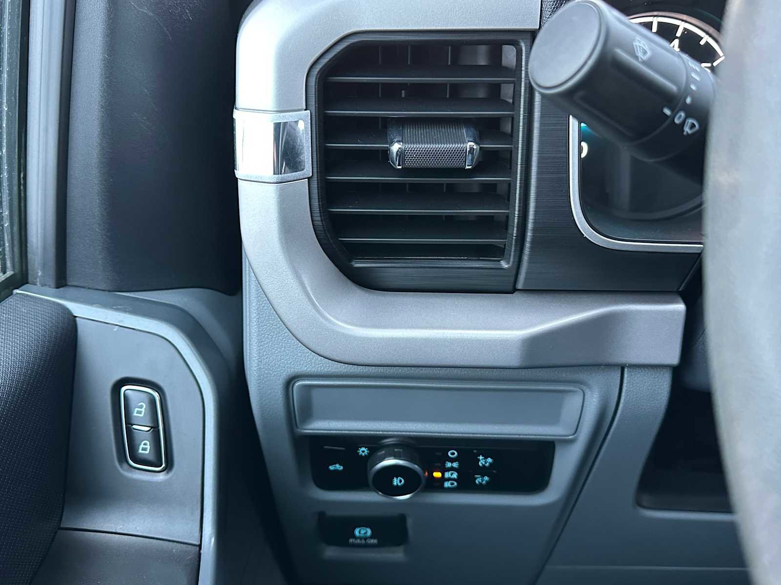 Used 2023 Ford F150 XLT w/ Trailer Tow Package image 30