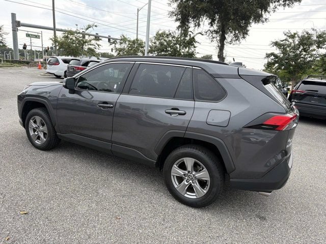 Used 2025 Toyota RAV4 XLE AWD/4WD image 4