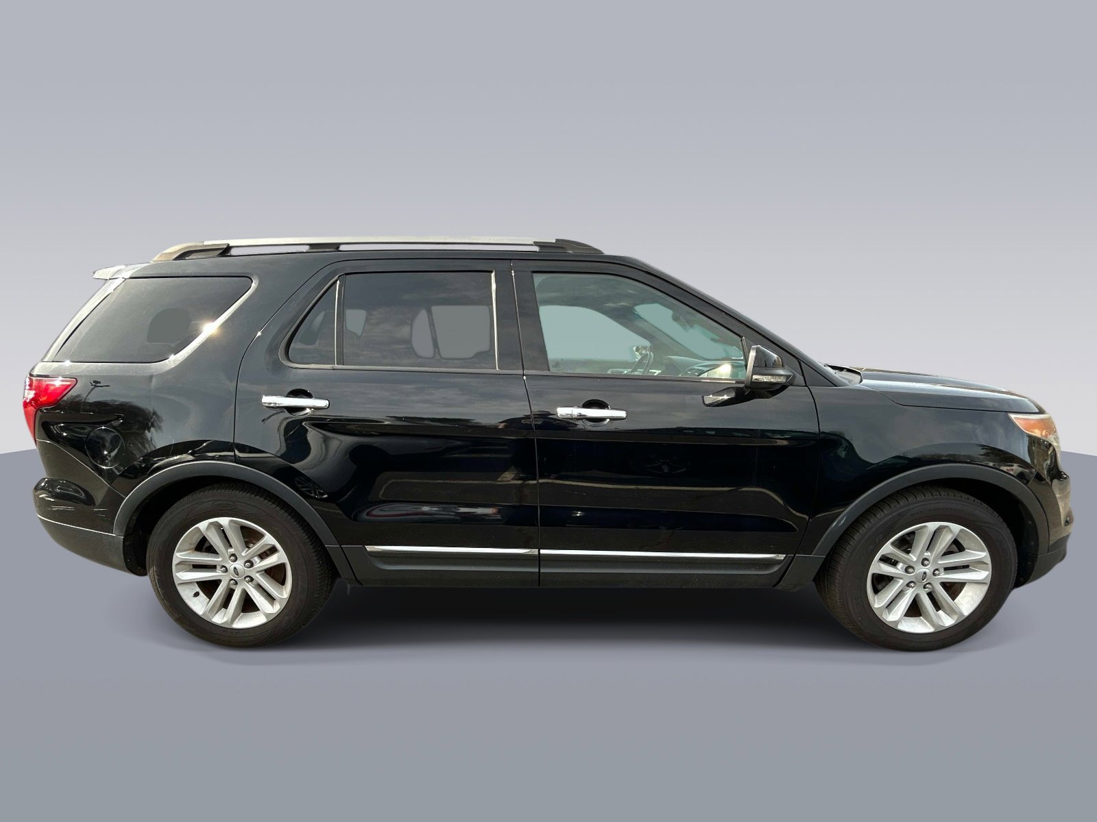 Used 2012 Ford Explorer XLT FWD image 2