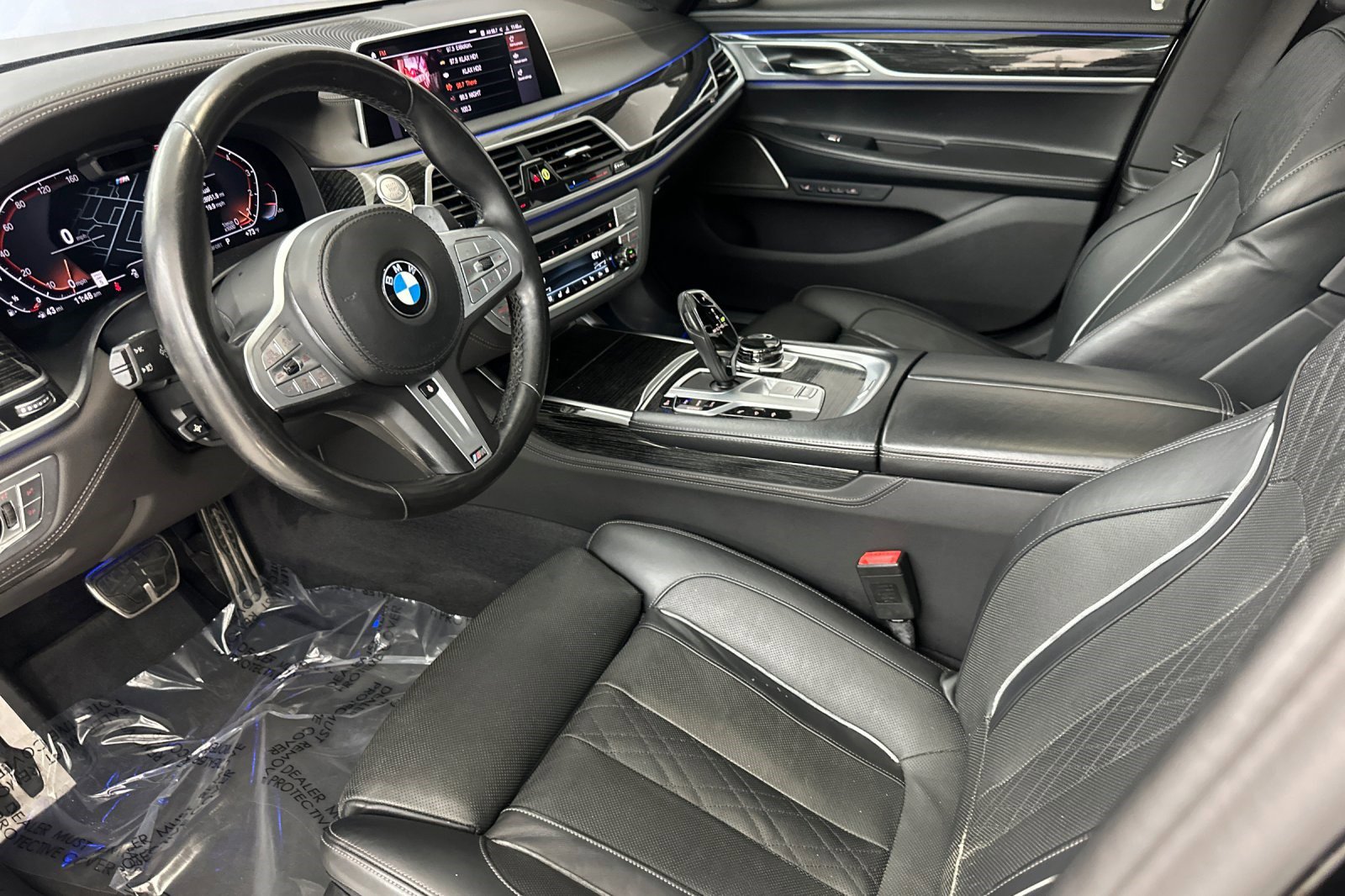 Used 2022 BMW 750i xDrive w/ Executive Package image 4