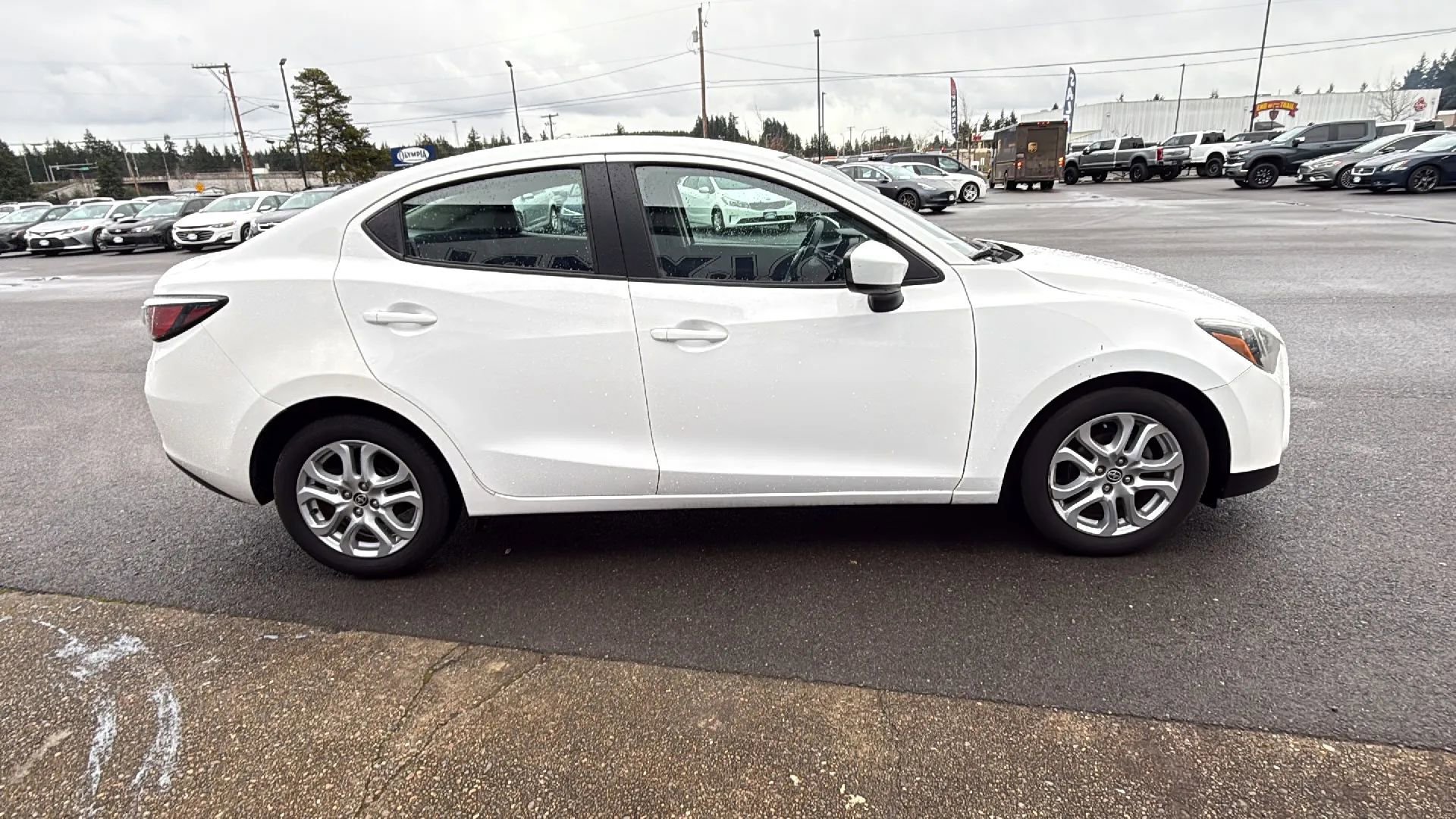 Used 2016 Scion iA image 5