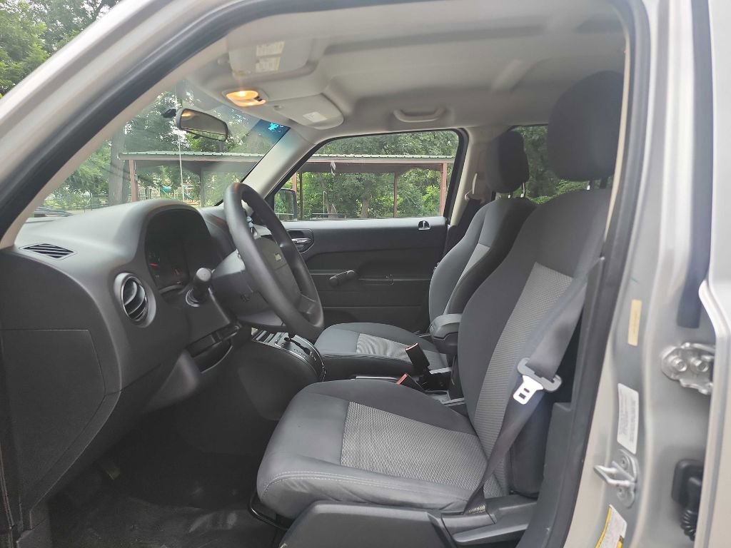 Used 2010 Jeep Patriot Sport w/ Tire & Wheel Group image 14