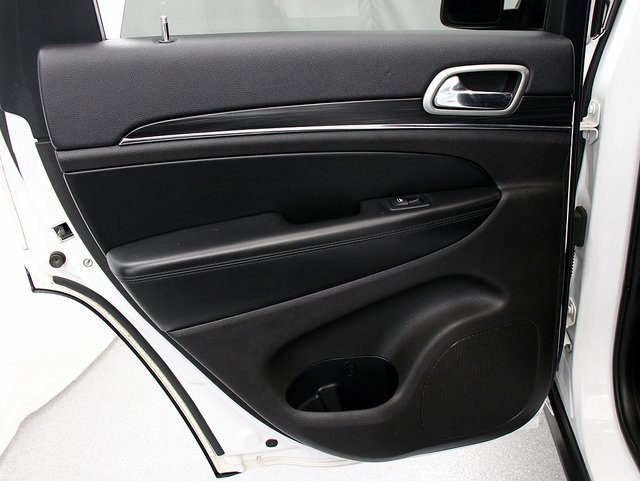 Used 2019 Jeep Grand Cherokee Limited image 26