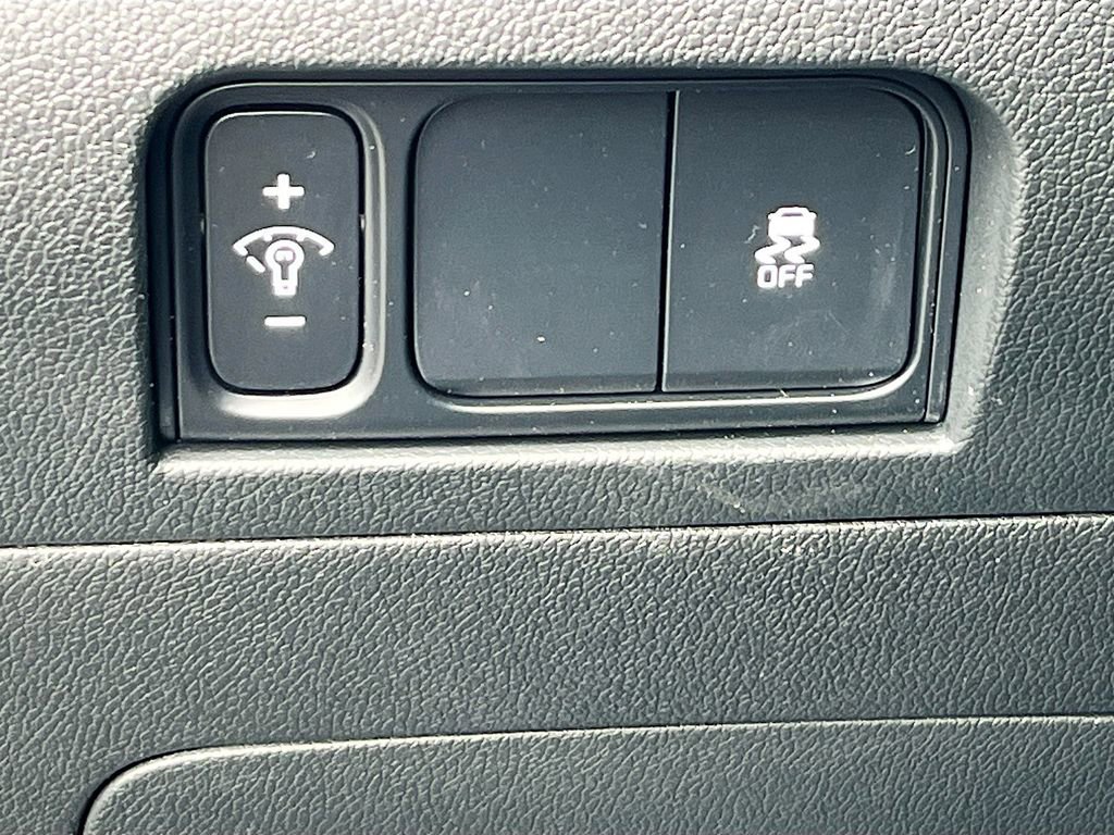 Certified 2025 Kia Sorento S image 16