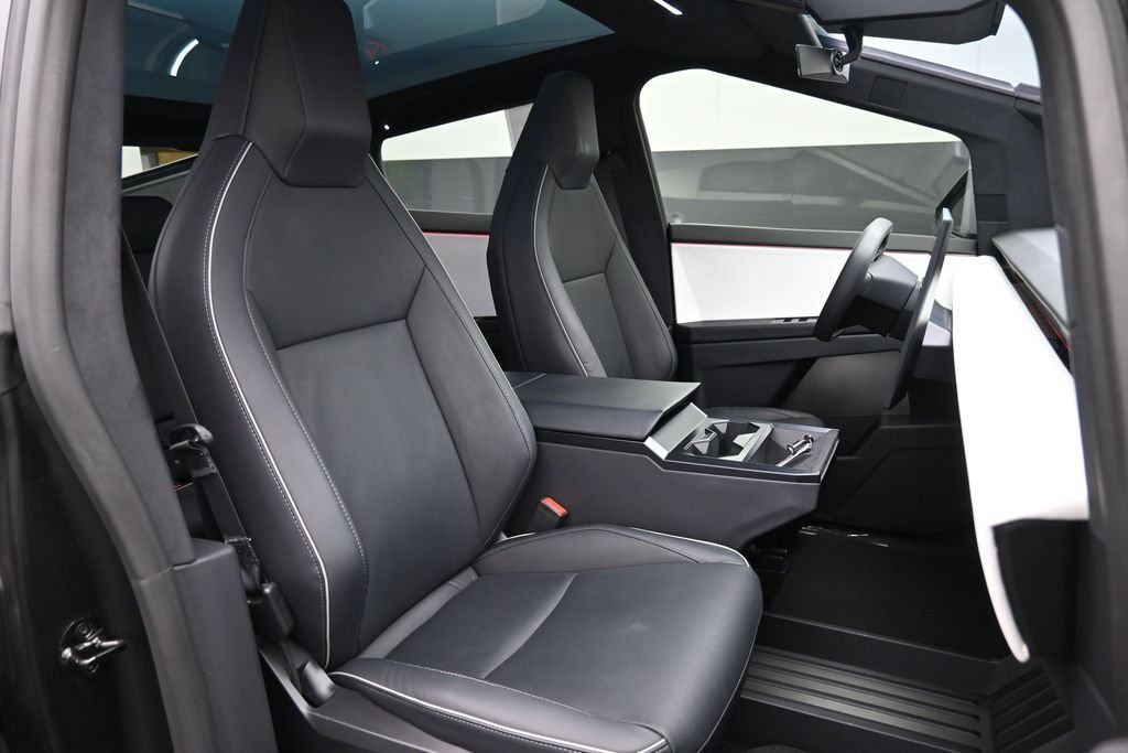 Used 2024 Tesla Cybertruck AWD Crew Cab image 27