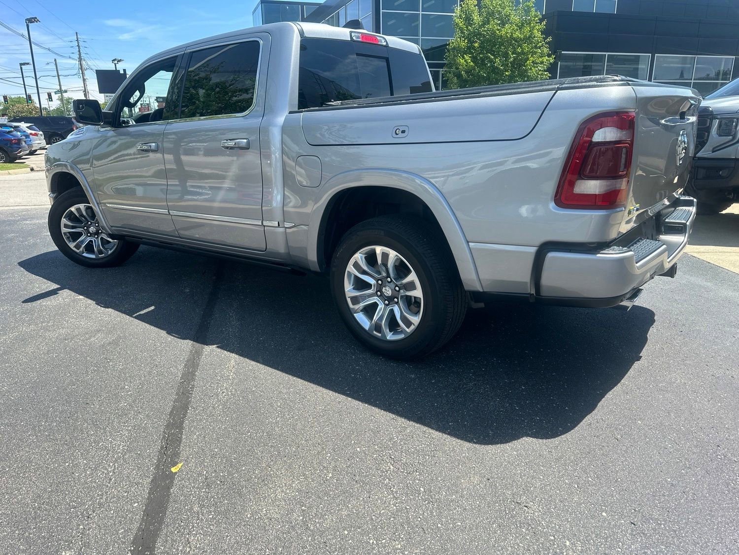 Used 2022 RAM 1500 Limited w/ Body Color Bumper Group AWD/4WD image 2