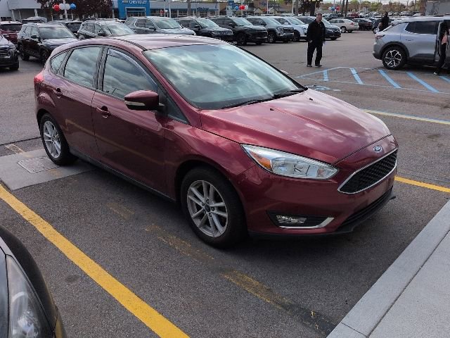 Used 2016 Ford Focus SE w/ SE Cold Weather Package FWD image 3